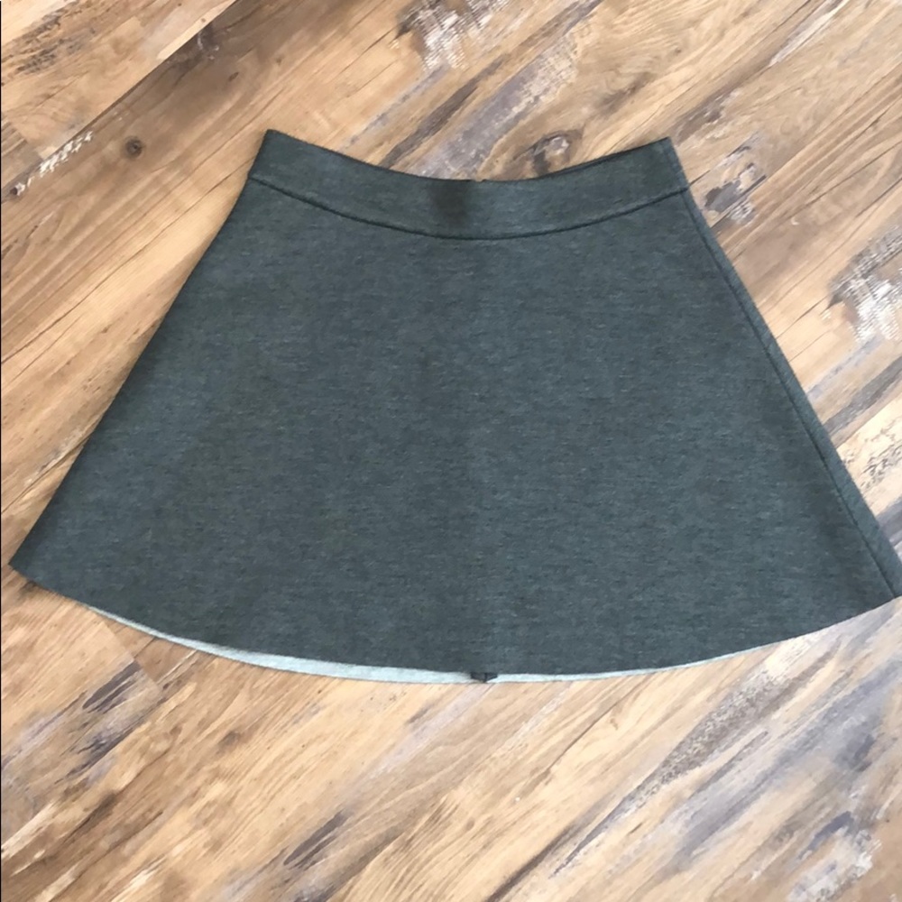 Banana Republic gray skirt